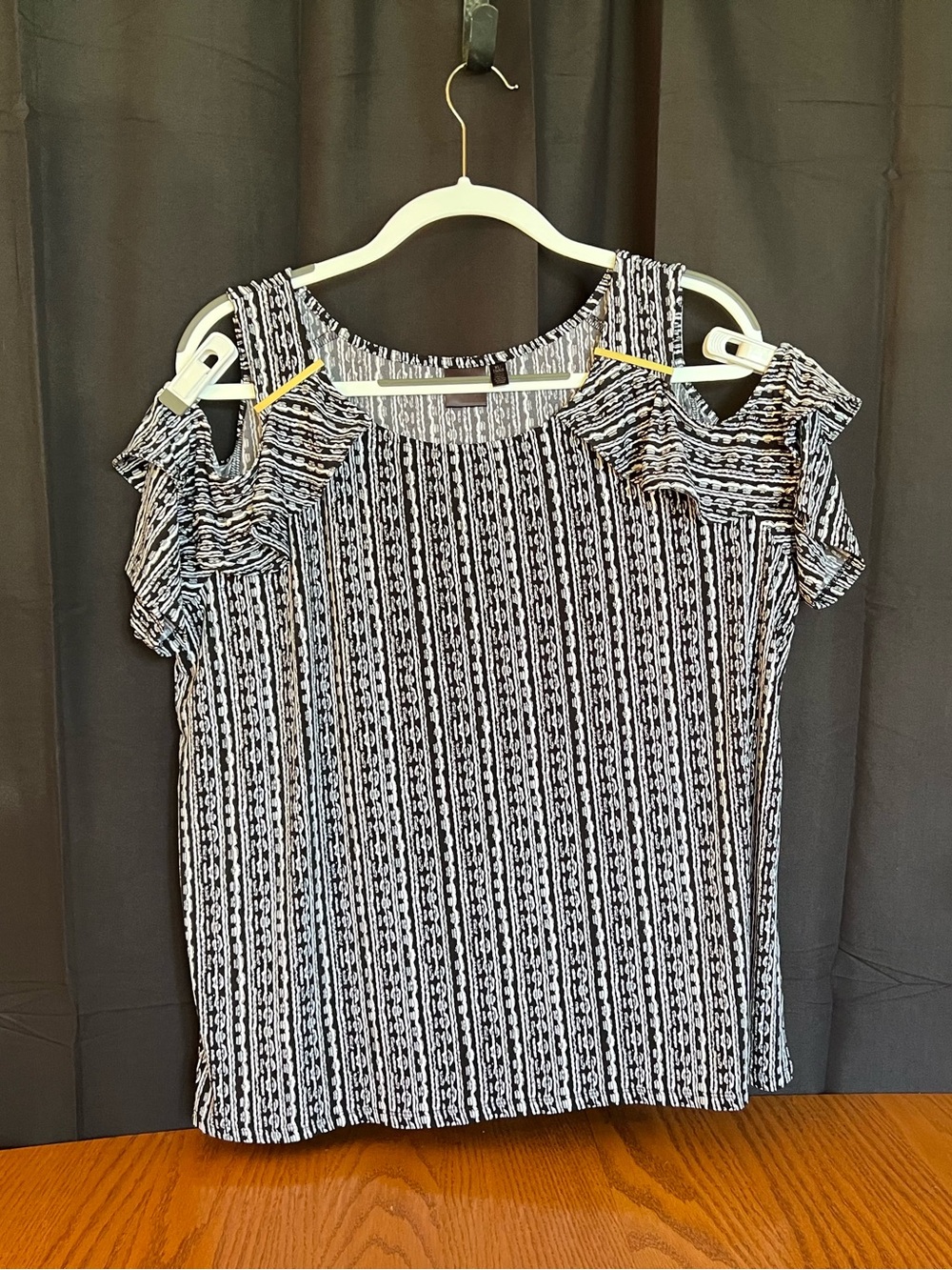 Rafaela Black and White Stripe Cold-Shoulder Women's Top Size XL